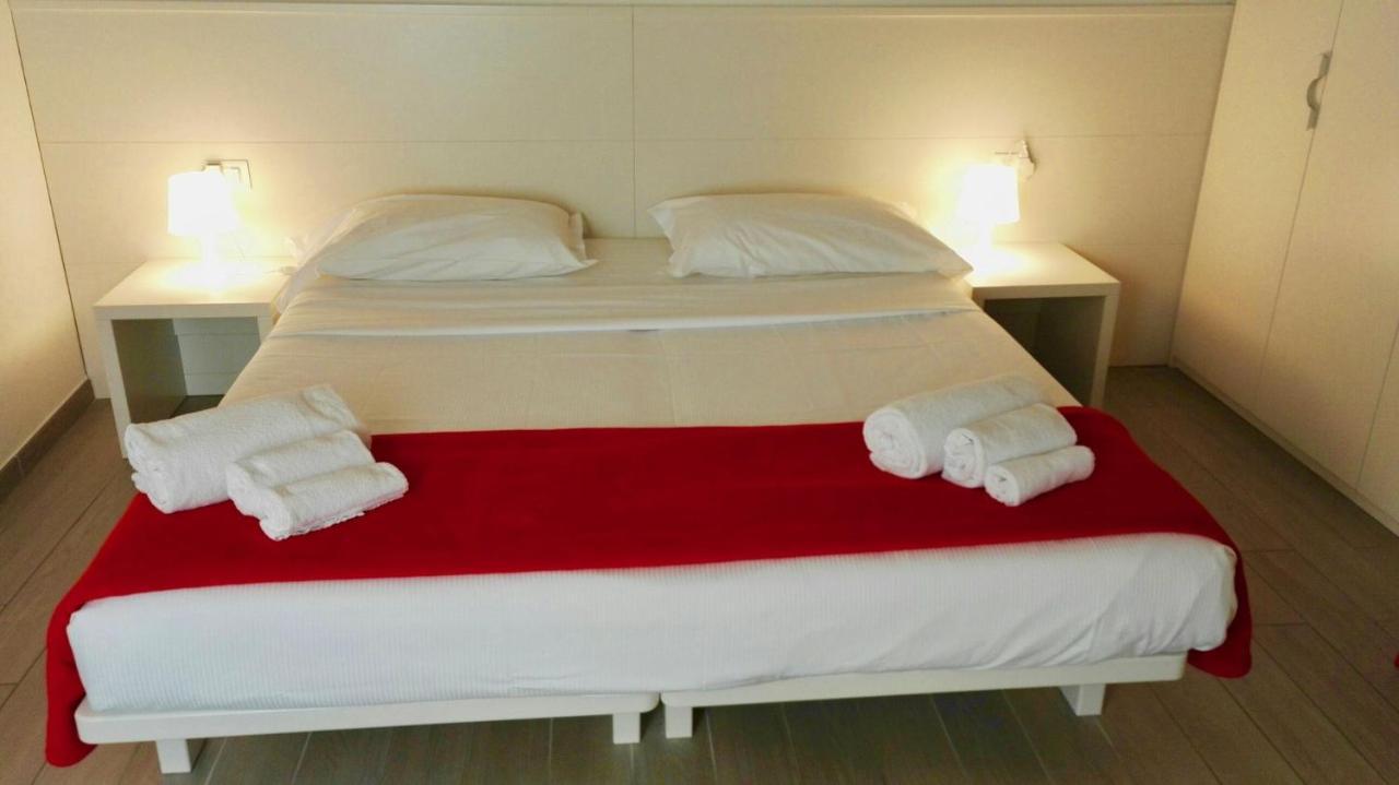 Residenza Cardo Massimo Hotel เวโรนา ภายนอก รูปภาพ